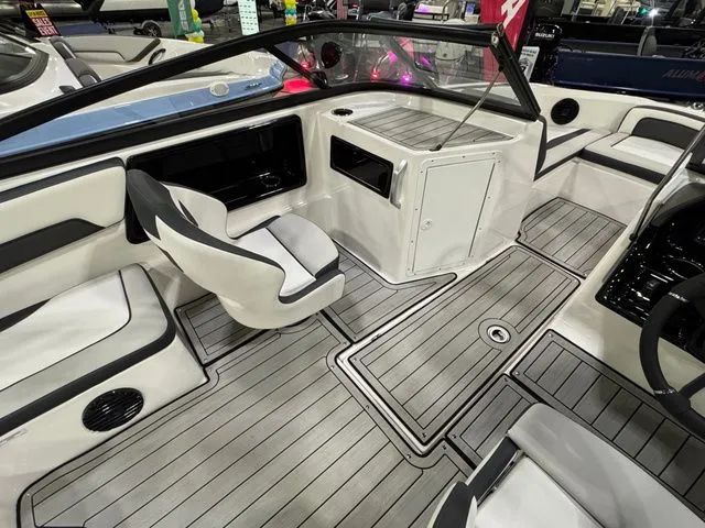 Slide: The Image of Yamaha 195 S - JUST ARRIVED!!! 2026 - 8