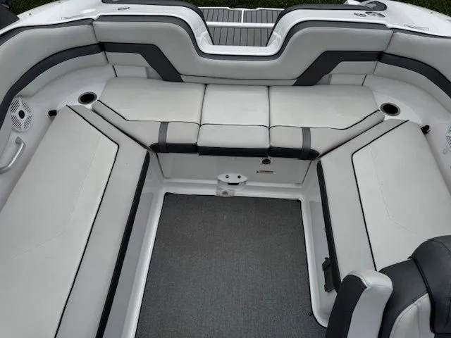 Slide: The Image of Yamaha AR240 2019 - 19