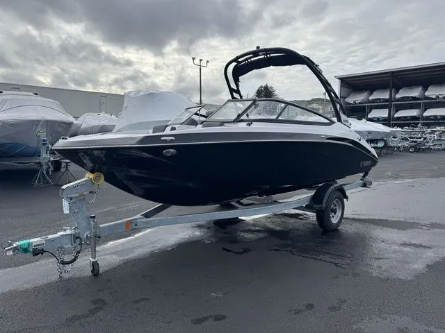 Slide: The Image of Yamaha 195S - NEW TRADE IN!!! 2024 - 4