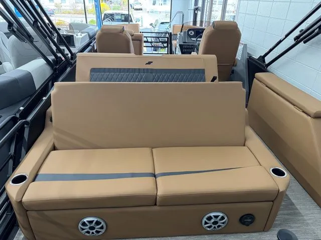 Slide: The Image of Starcraft SLS-3 Q DH - BOAT SHOW PRICING!!! 2026 - 25