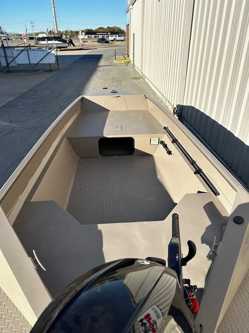 Slide: The Image of Edge Boats 553 Sportman Diamondback 2026 - 3