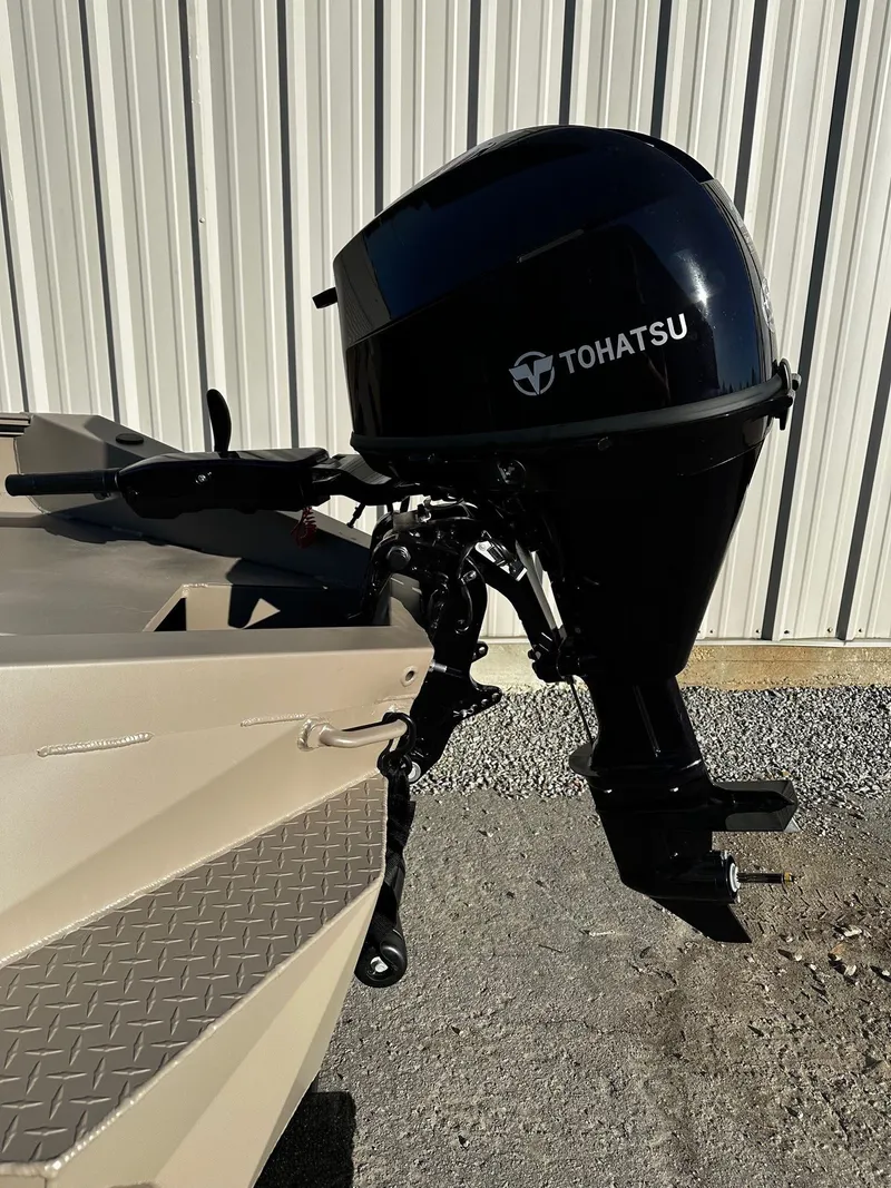 Slide: The Image of Edge Boats 553 Sportman Diamondback 2026 - 4