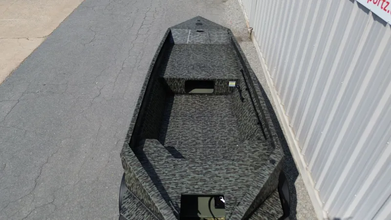 Slide: The Image of Edge Boats 553DB Camo 2026 - 4