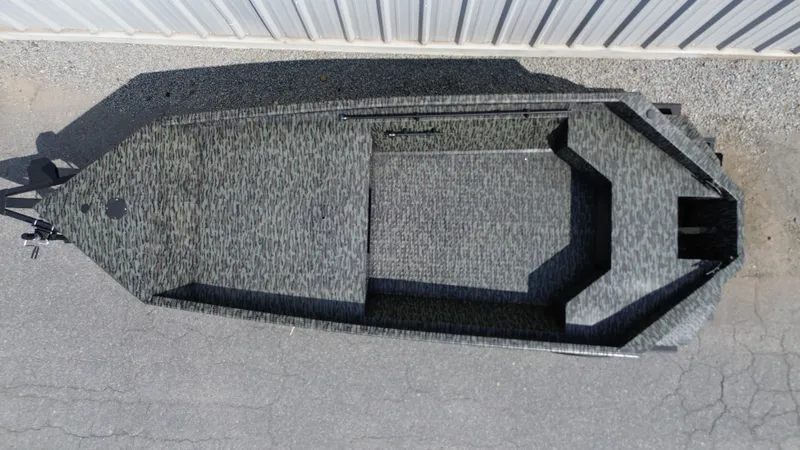 Slide: The Image of Edge Boats 553DB Camo 2026 - 6