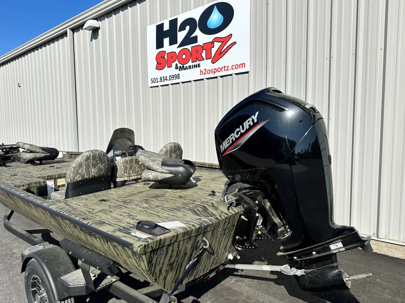 Slide: The Image of Lowe STINGER 175 W/ 90HP 2026 - 4