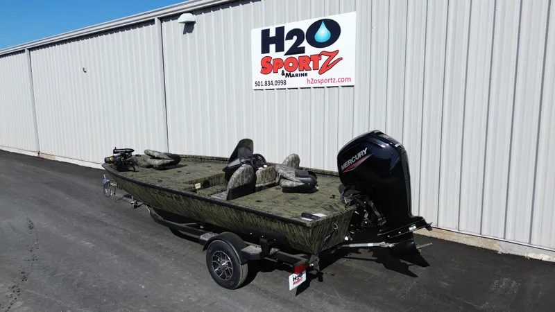 Slide: The Image of Lowe STINGER 175 W/ 90HP 2026 - 8