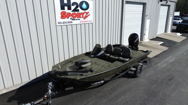 Slide: The Image of Lowe STINGER 175 W/ 90HP 2026 - 9