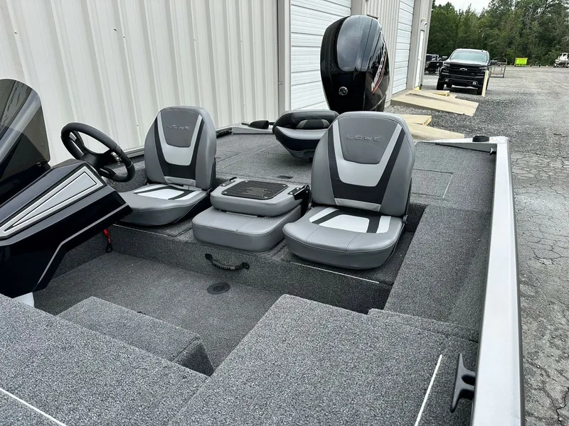 Slide: The Image of Lowe STINGER 175 W/ 90HP 2026 - 6