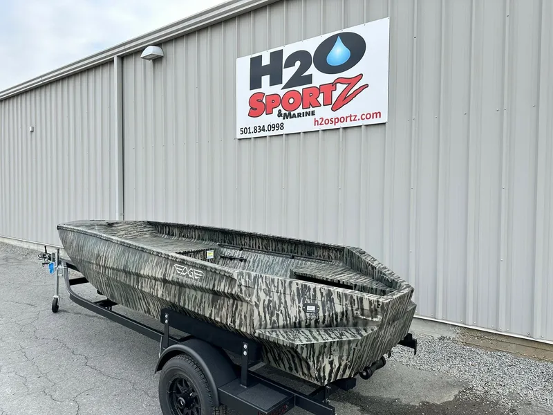 Slide: The Image of Edge Boats 553 Diamondback 2026 - 3