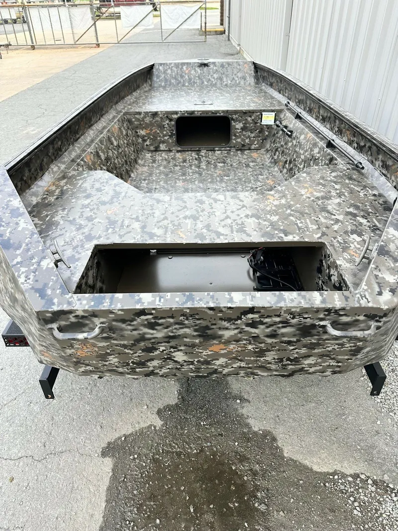 Slide: The Image of Edge Boats 553 SPORTMAN 2026 - 4