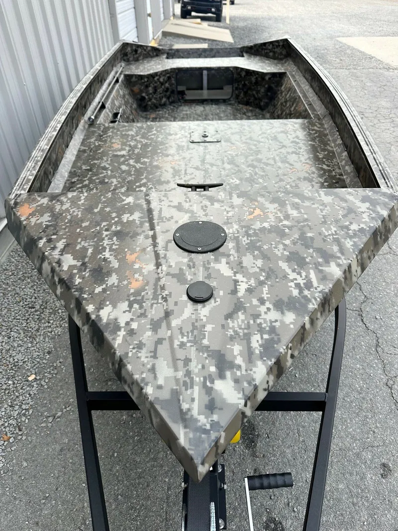 Slide: The Image of Edge Boats 553 SPORTMAN 2026 - 5