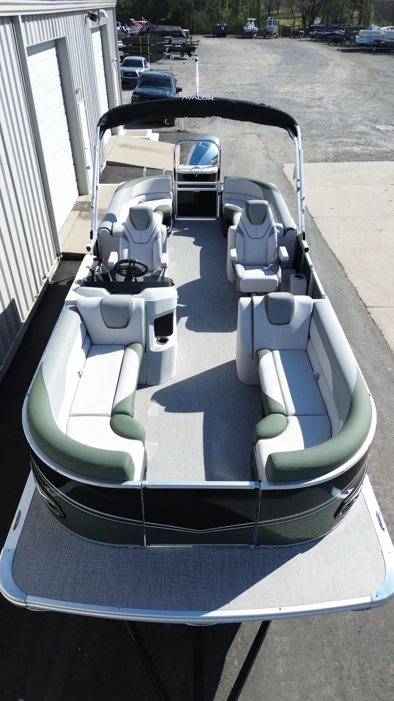 Slide: The Image of Avalon 2785 LSZ Quad Lounger 2026 - 14