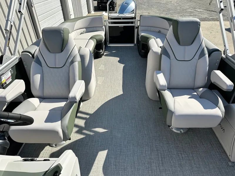 Slide: The Image of Avalon 2785 LSZ Quad Lounger 2026 - 9