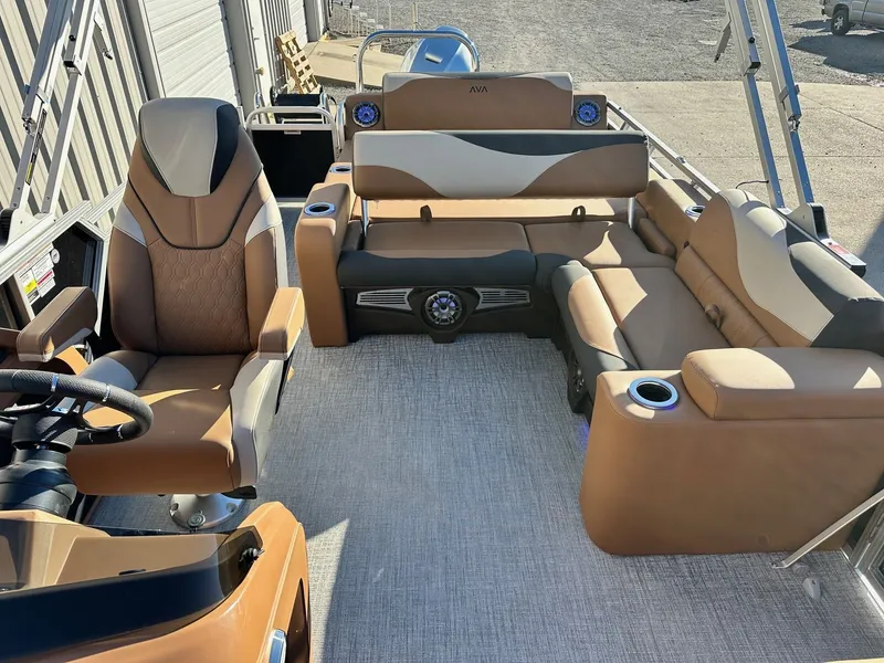 Slide: The Image of Avalon 2385 LSZ Virtual Rear Lounger 2026 - 6