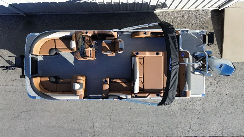 Slide: The Image of Avalon 2385 Versatile Rear Lounger 2026 - 4