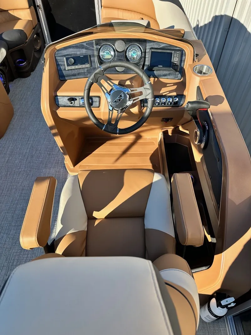 Slide: The Image of Avalon 2385 Versatile Rear Lounger 2026 - 7