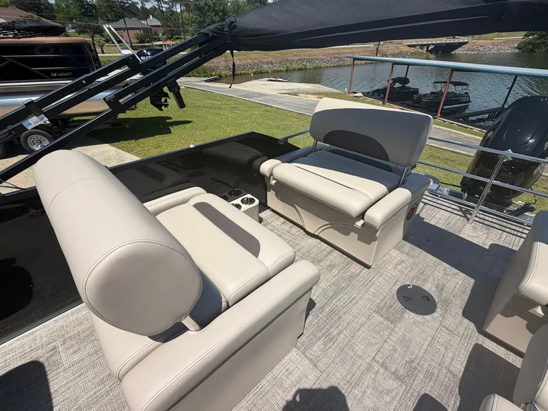 Slide: The Image of Bentley Pontoons Legacy 240 Quad 2026 - 3