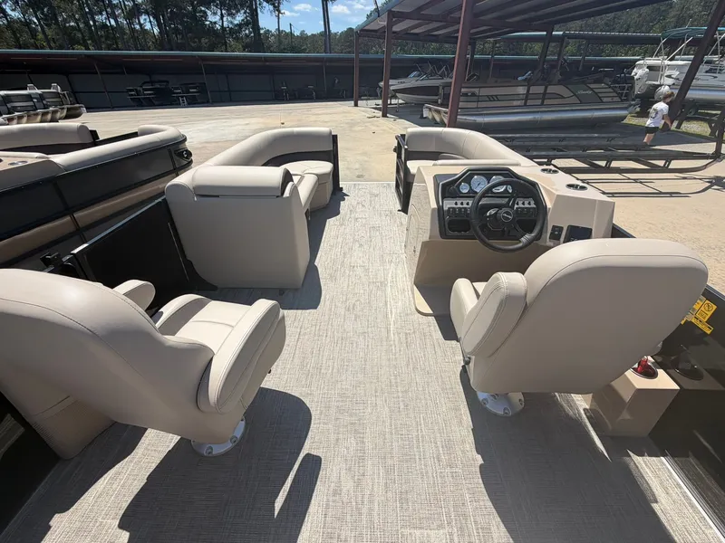 Slide: The Image of Bentley Pontoons Legacy 240 Quad 2026 - 7