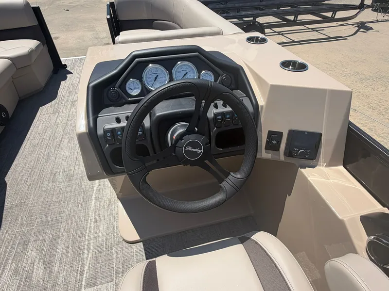 Slide: The Image of Bentley Pontoons Legacy 240 Quad 2026 - 8