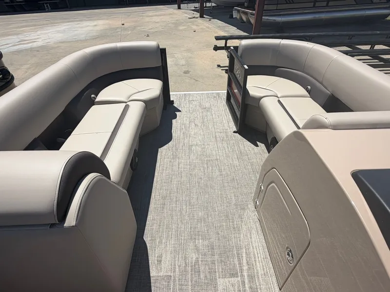 Slide: The Image of Bentley Pontoons Legacy 240 Quad 2026 - 9