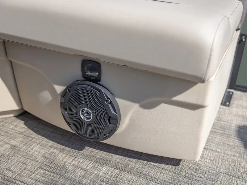 Slide: The Image of Bentley Pontoons Legacy 220 Swingback 2026 - 11