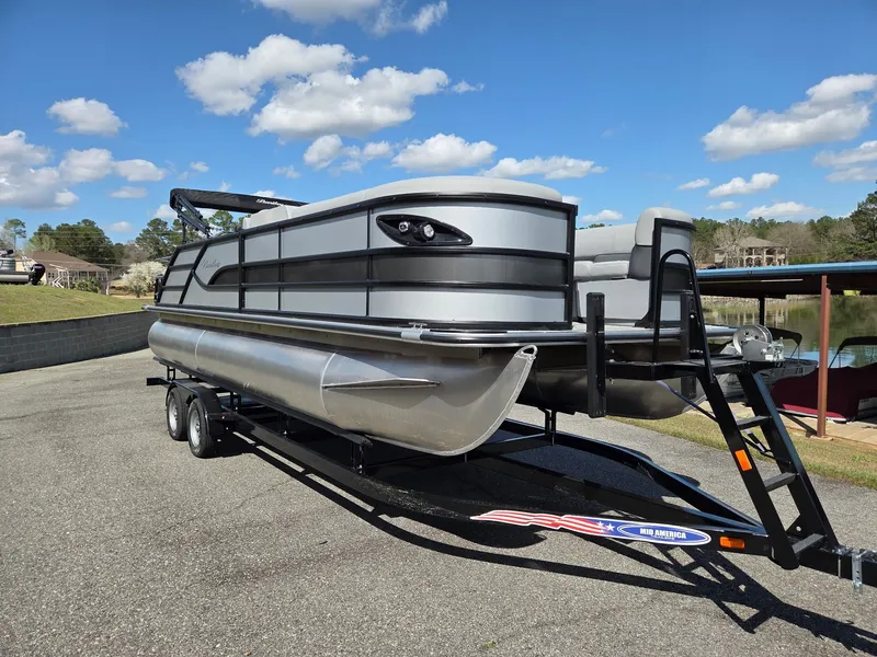 Slide: The Image of Bentley Pontoons Legacy 220 Swingback 2026 - 2