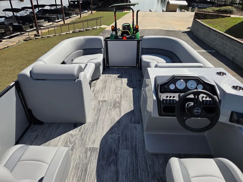 Slide: The Image of Bentley Pontoons Legacy 220 Swingback 2026 - 5