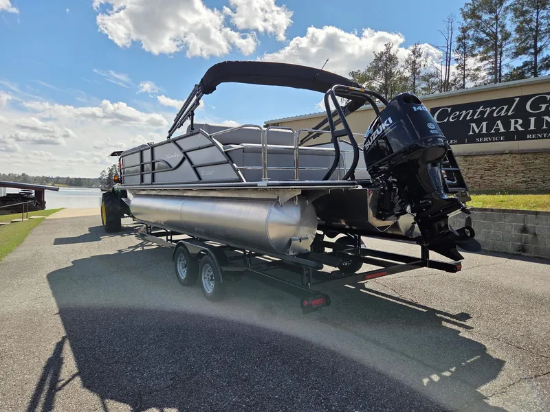 Slide: The Image of Bentley Pontoons Legacy 220 Swingback 2026 - 9