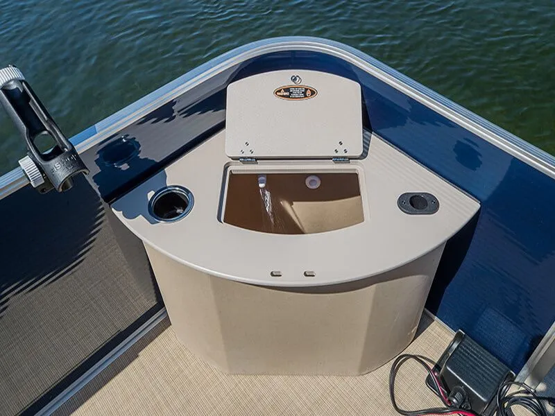 Slide: The Image of Crestliner RALLY DX 2020 - 20