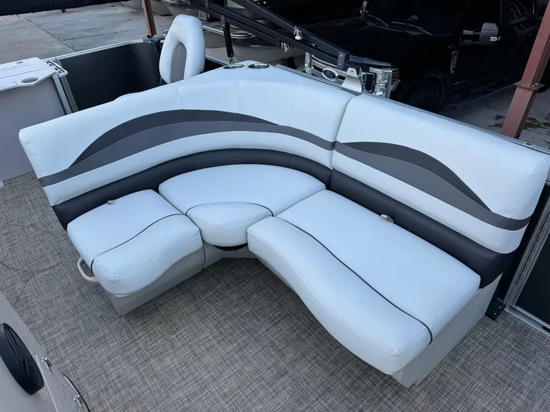 Slide: The Image of Crestliner RALLY DX 2020 - 5