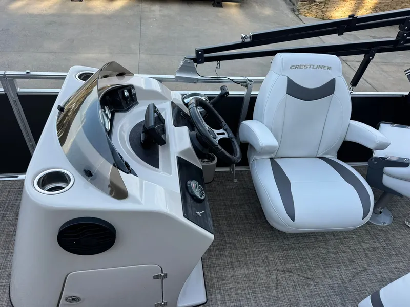 Slide: The Image of Crestliner RALLY DX 2020 - 6