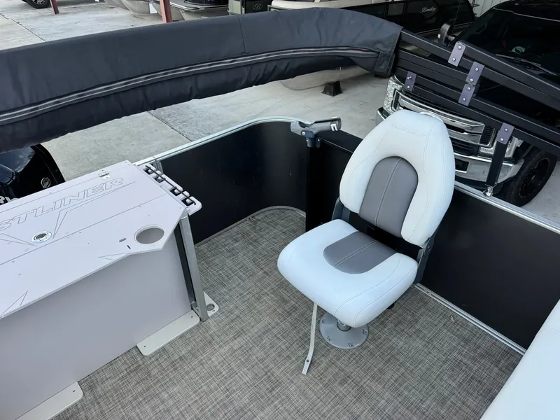 Slide: The Image of Crestliner RALLY DX 2020 - 8