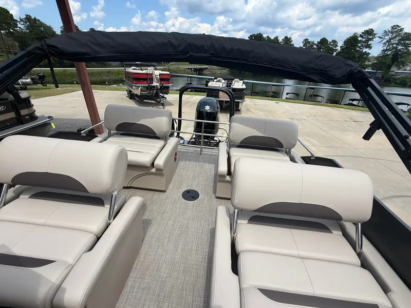 Slide: The Image of Bentley Pontoons LEGACY 220 QSB 2026 - 1
