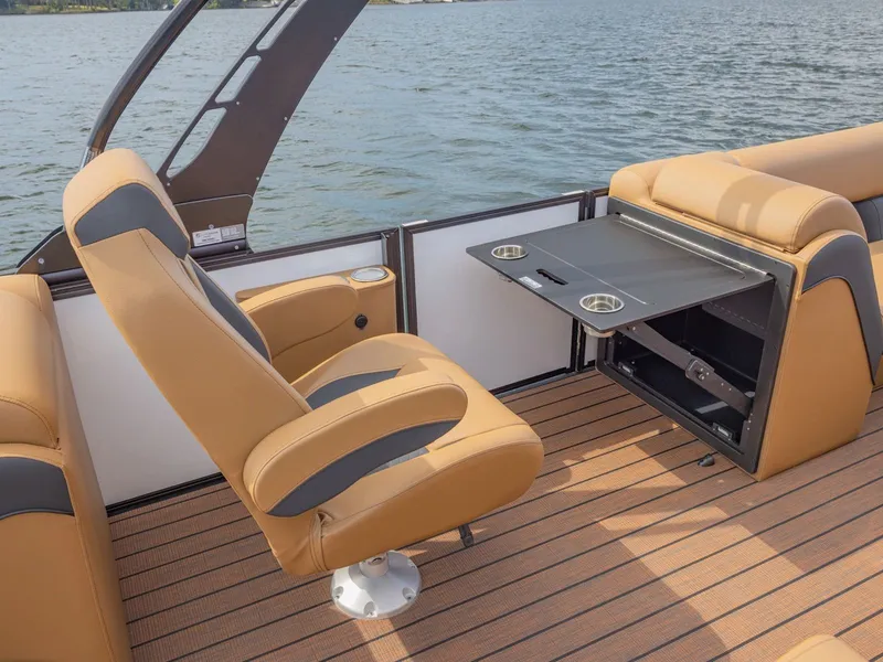Slide: The Image of Bentley Pontoons LEGACY 220 QSB 2026 - 11