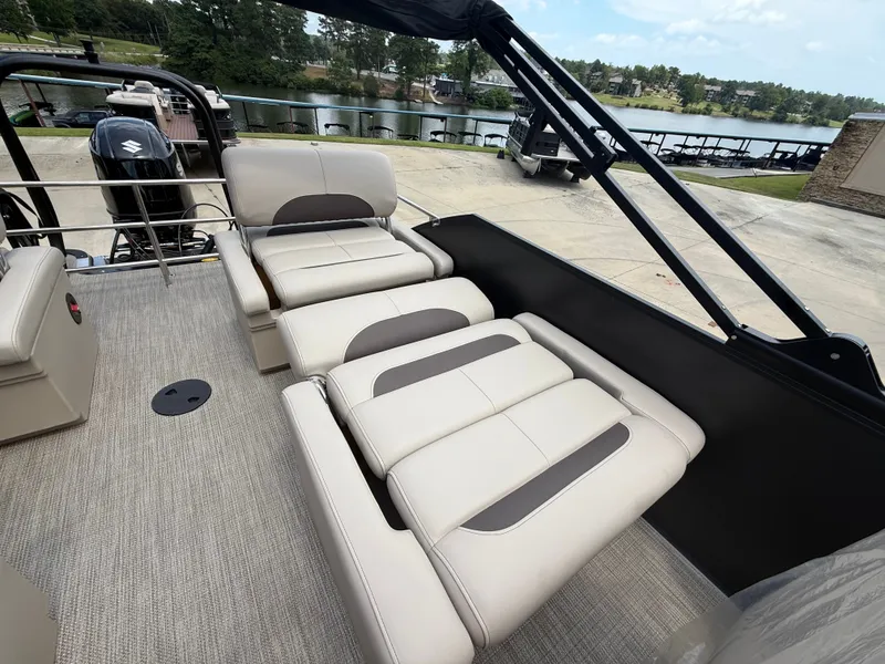 Slide: The Image of Bentley Pontoons Legacy 220 Quad 2026 - 4