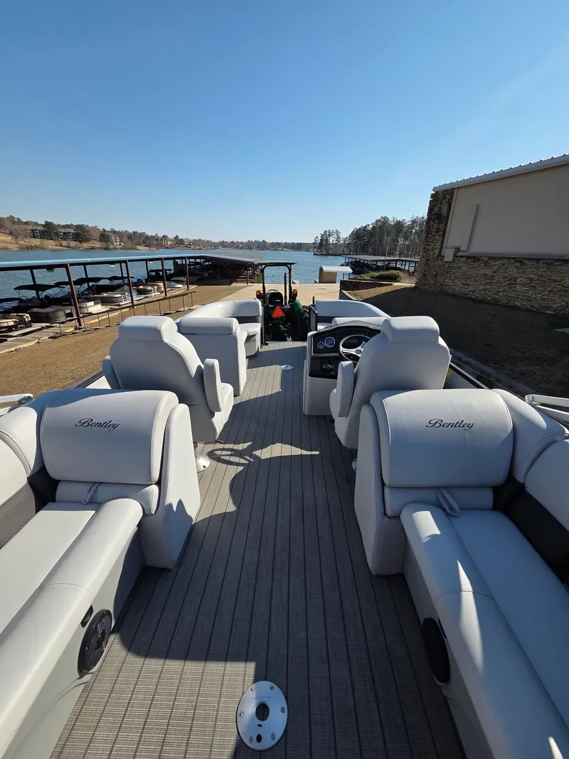 Slide: The Image of Bentley Pontoons navigator 2023 - 11