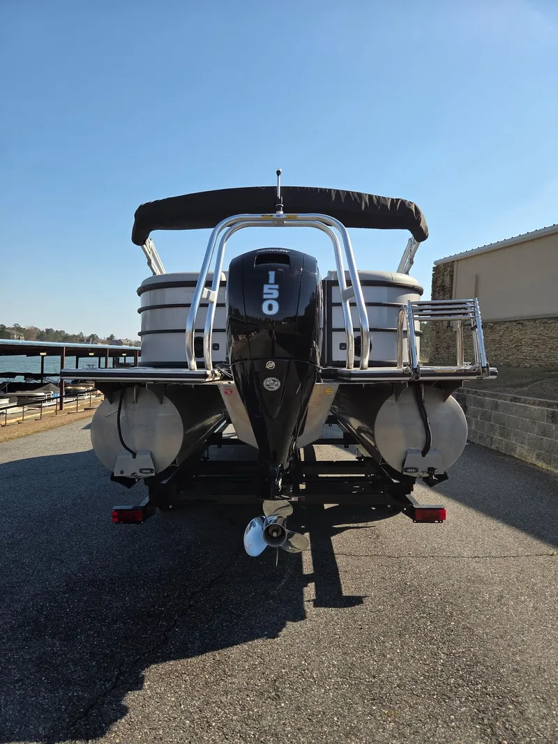 Slide: The Image of Bentley Pontoons navigator 2023 - 7