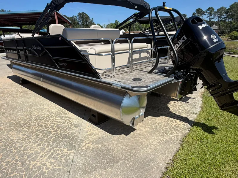Slide: The Image of Bentley Pontoons Legacy 240 Swingback 2026 - 2