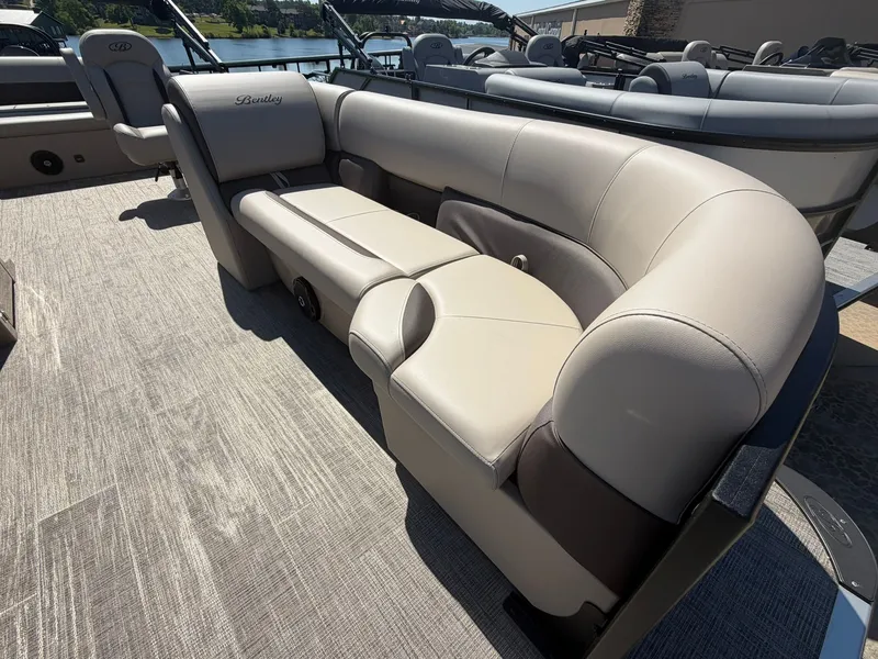 Slide: The Image of Bentley Pontoons Legacy 240 Swingback 2026 - 4