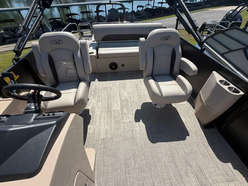 Slide: The Image of Bentley Pontoons Legacy 240 Swingback 2026 - 6
