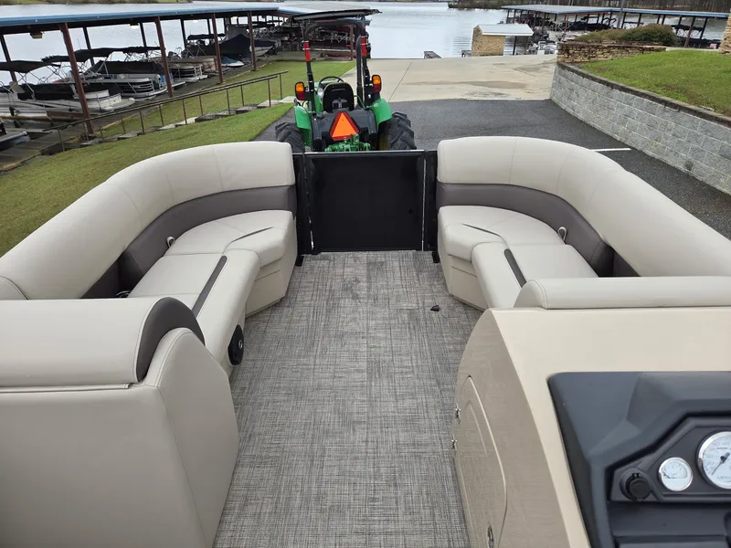 Slide: The Image of Bentley Pontoons Legacy Quad 223 2026 - 10