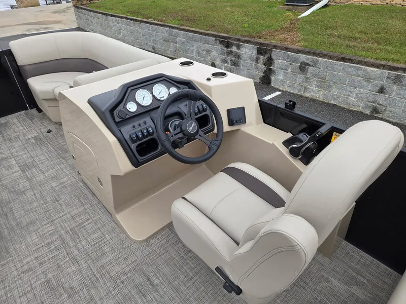 Slide: The Image of Bentley Pontoons Legacy Quad 223 2026 - 7