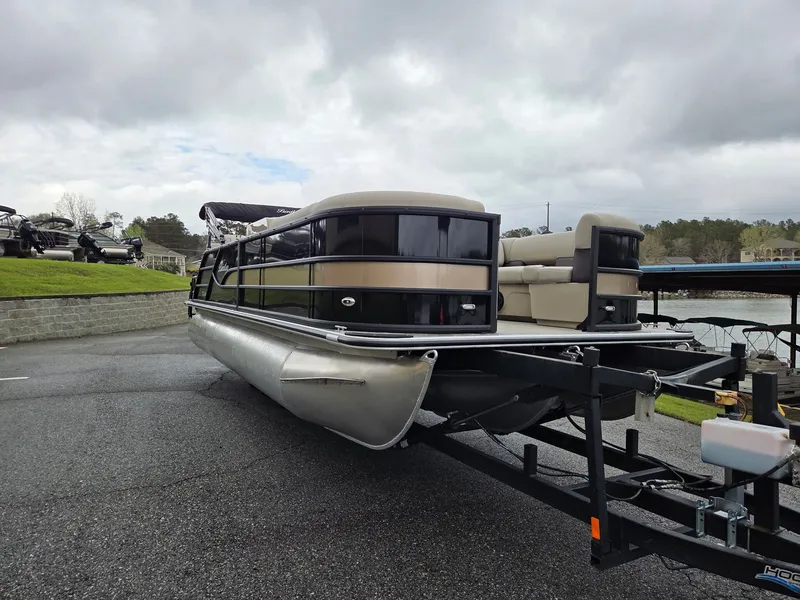 Slide: The Image of Bentley Pontoons Legacy Quad 223 2026 - 8