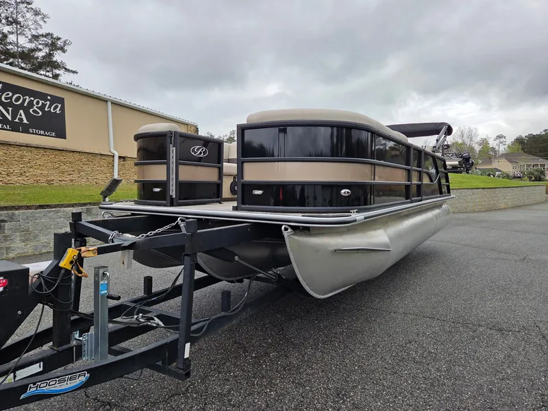 Slide: The Image of Bentley Pontoons Legacy Quad 223 2026 - 9