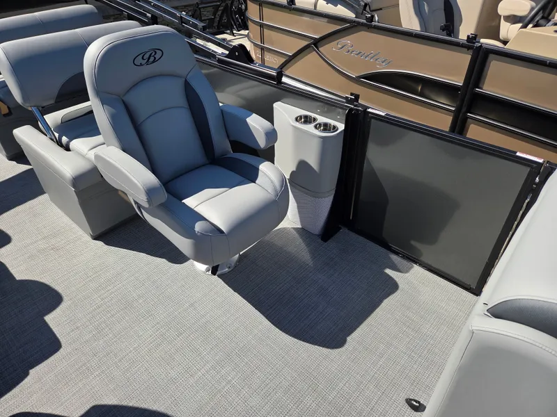 Slide: The Image of Bentley Pontoons Legacy Quad Swing Back 223 2026 - 10