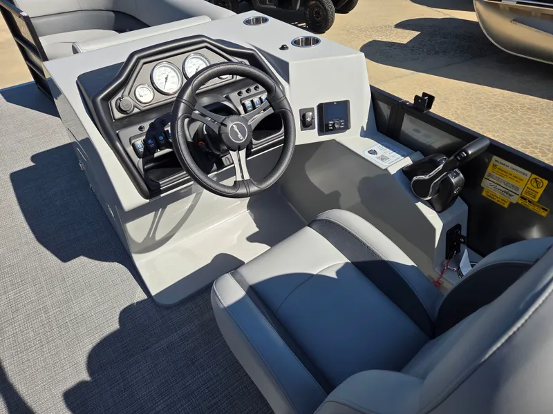 Slide: The Image of Bentley Pontoons Legacy Quad Swing Back 223 2026 - 11