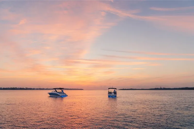 Slide: The Image of 2023-Sea-Ray-SLX-260-MarineMax - 31