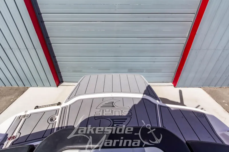 Slide: The Image of 2023 Chaparral 21 Surf boat at Lakeside Marina, rear view. - 15