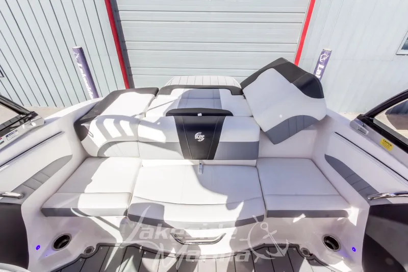 Slide: The Image of 2023 Chaparral 21 Surf boat interior with stylish seating and modern design. - 22