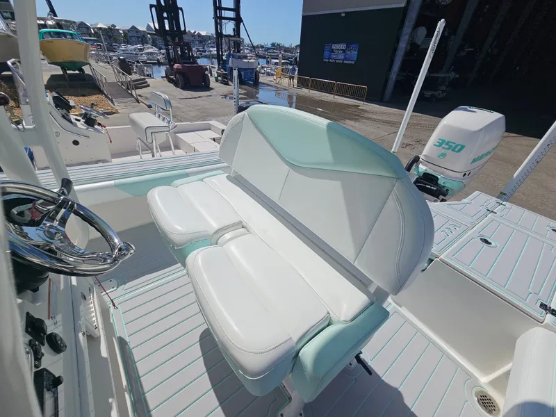 Slide: The Image of Robalo Cayman 246 2021 - 10